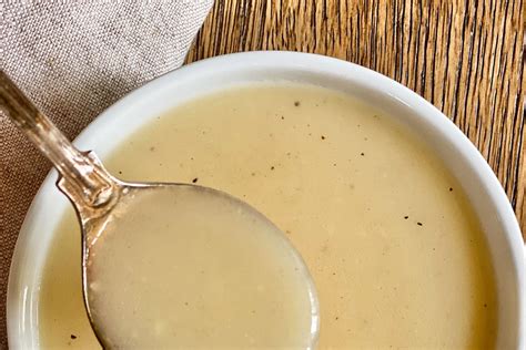 Velouté sauce .